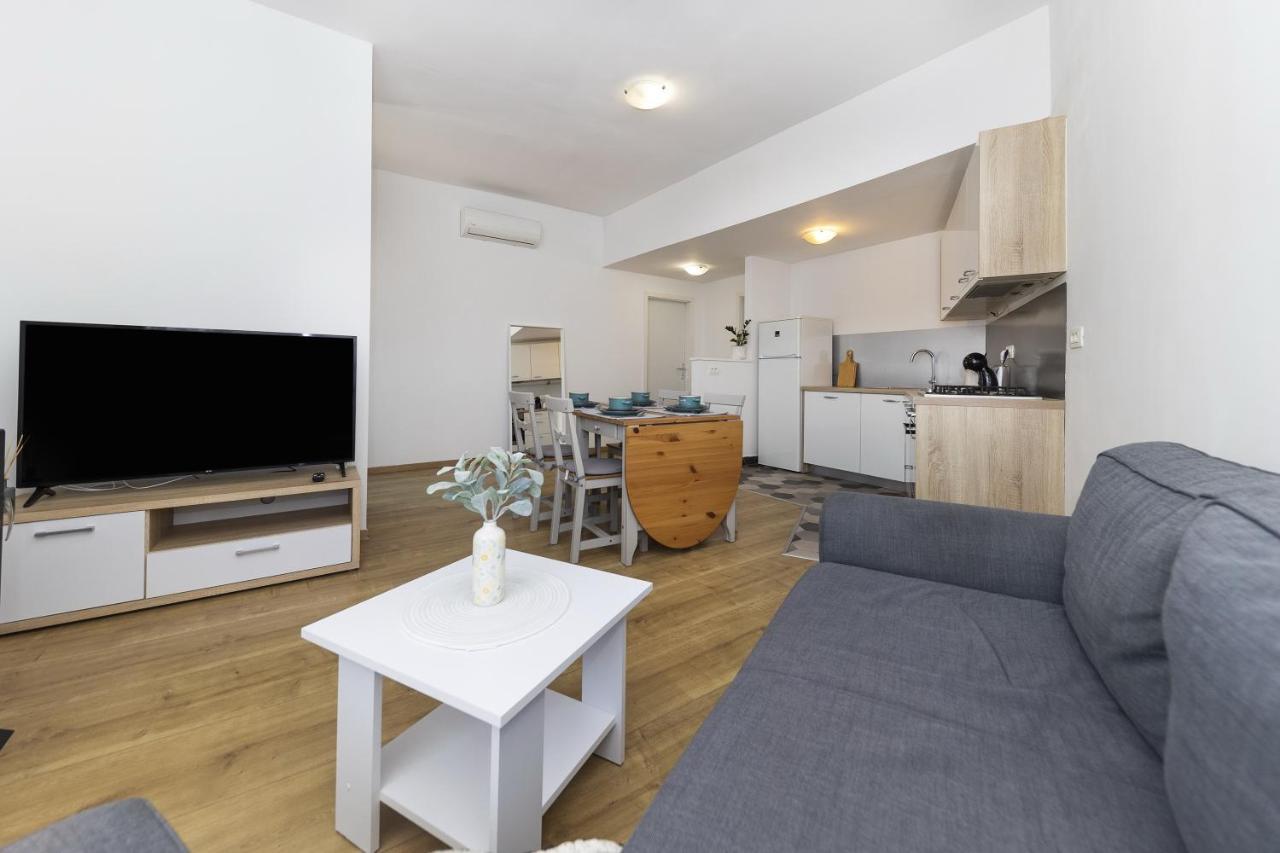 Apartments 23 And 25 With Free Private Parking Zadar Eksteriør bilde