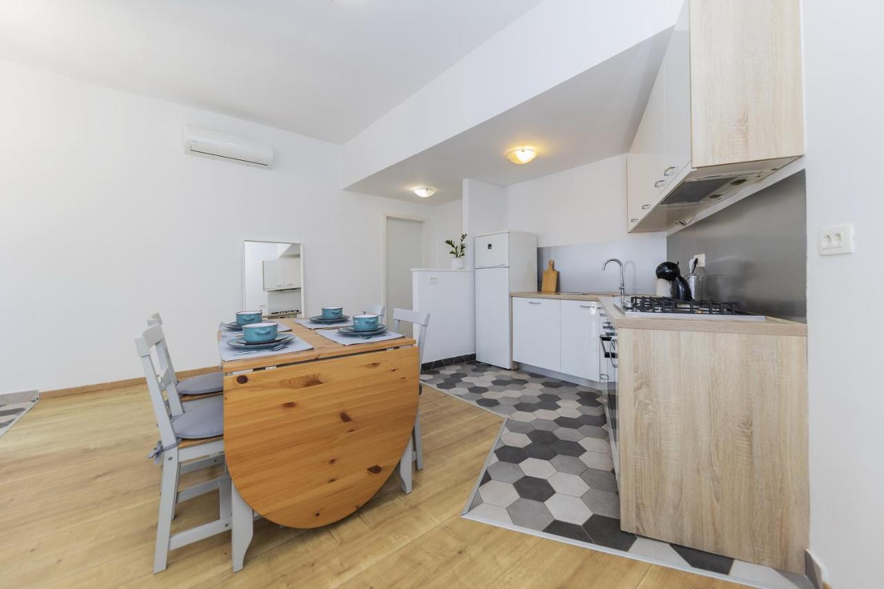 Apartments 23 And 25 With Free Private Parking Zadar Eksteriør bilde